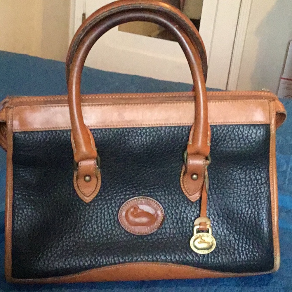 🌹 Vintage Dooney Bourke handbag